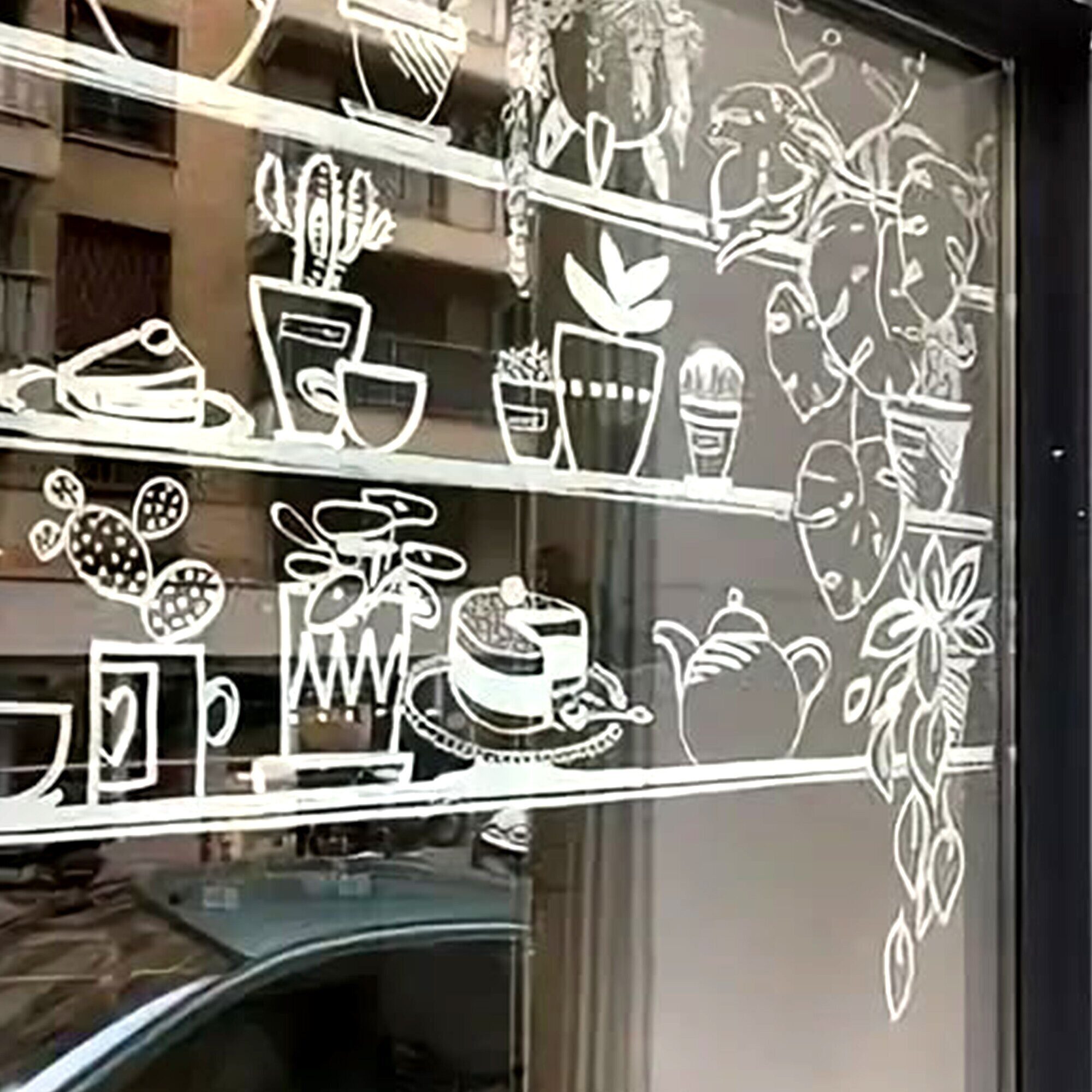 реклама на окнах кафе